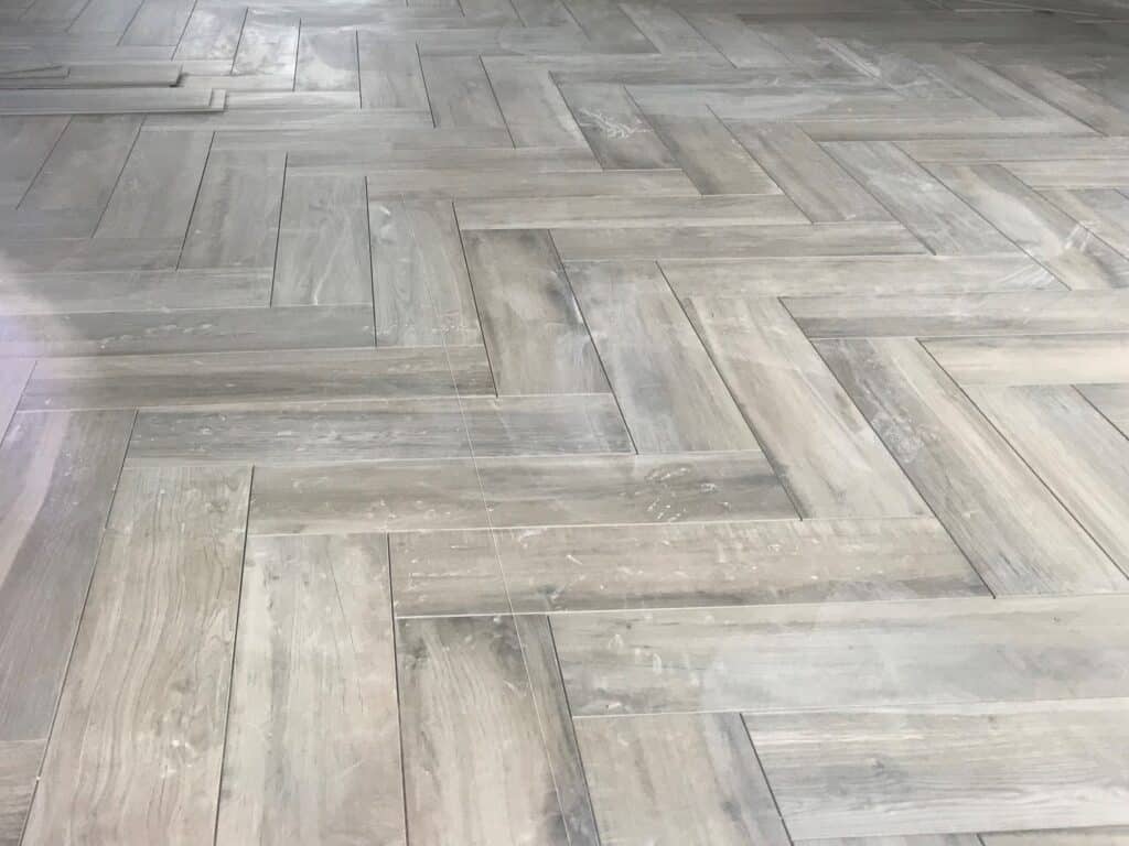 deDroogbouwvloer met tegelvloer afwerking